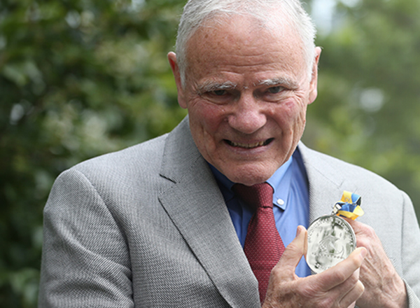 Lee Hood Receives UCD Ulysses Medal