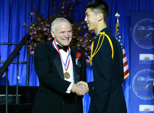 Dr. Lee Hood Receives Ellis Island Medal of Honor