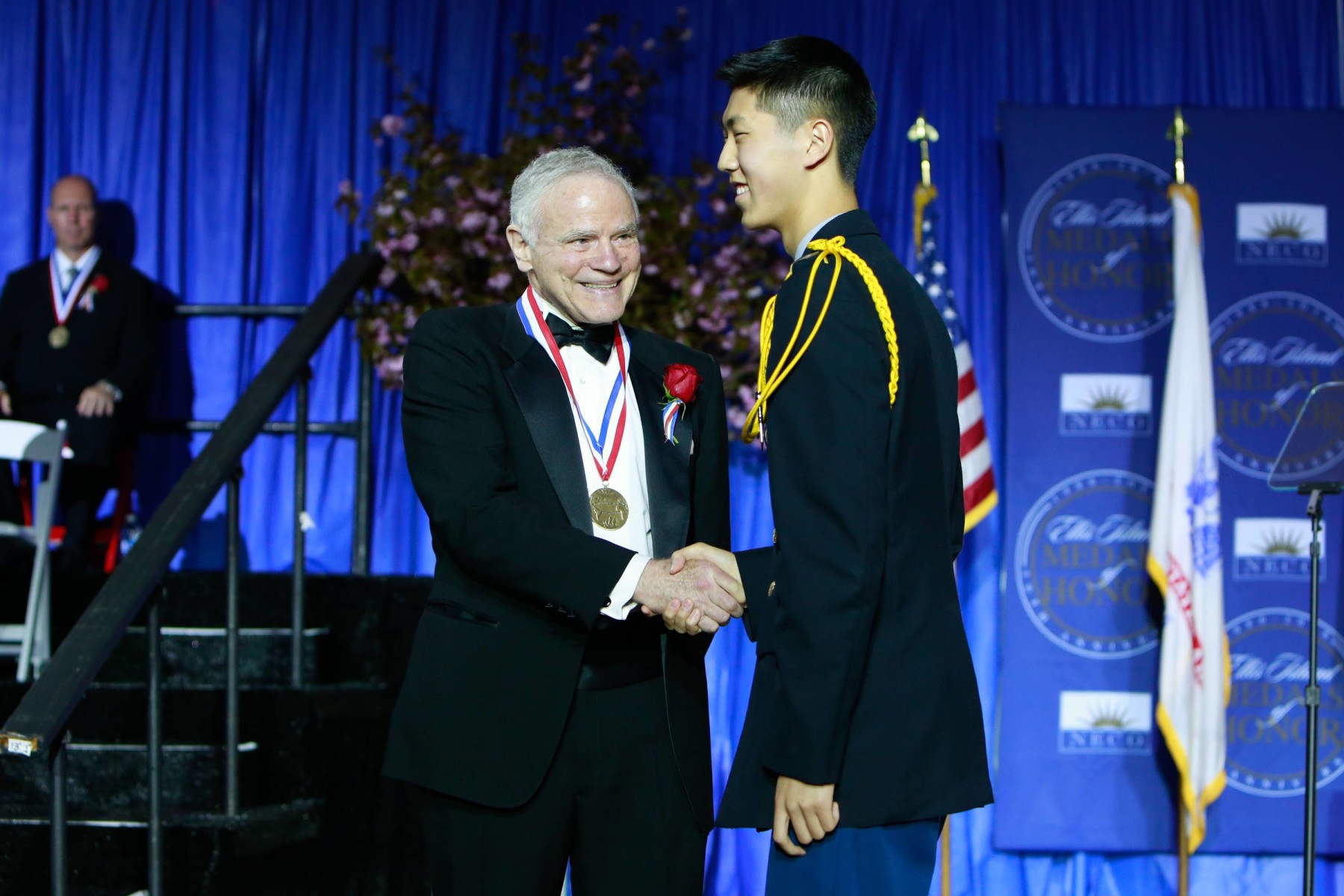 Dr. Lee Hood Receives Ellis Island Medal of Honor · Institute for